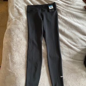Black Nike dri fit leggings (brand new, tag on)